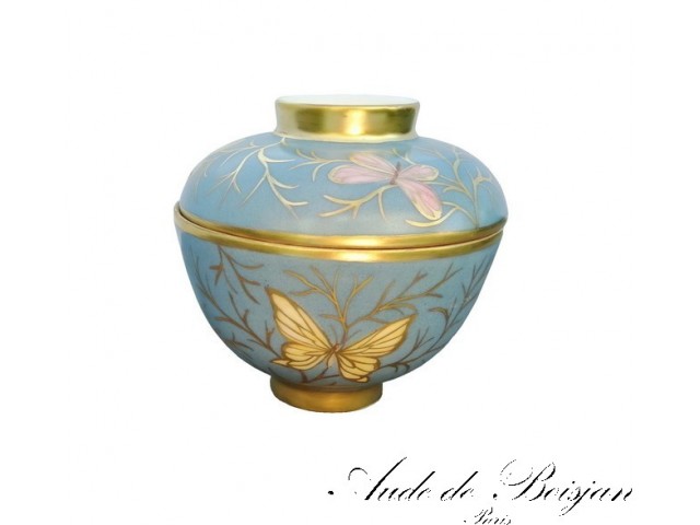 Boite ''Papillons d'or '' en porcelaine